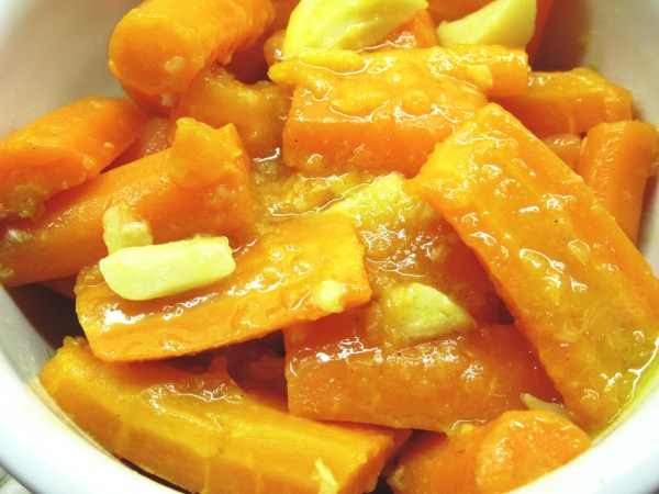 Slow-Cooked Carrots with Sweet Garlic