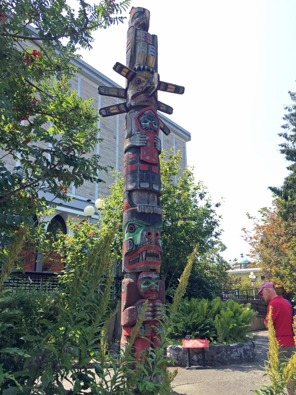 Another totem pole.jpg