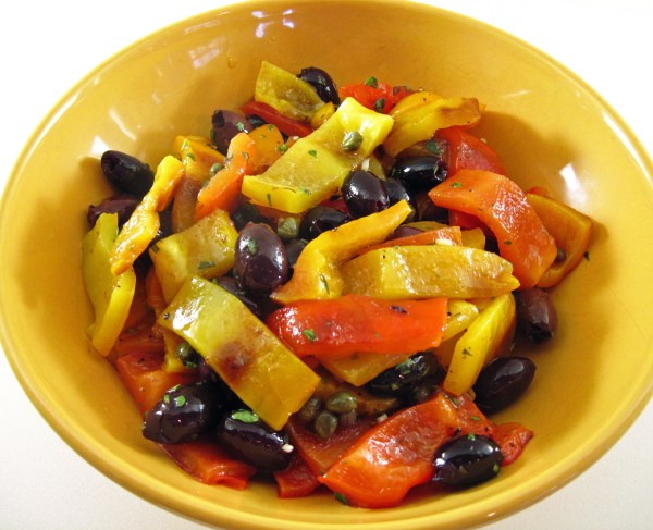 Tapas Salad with Grilled Bell Peppers