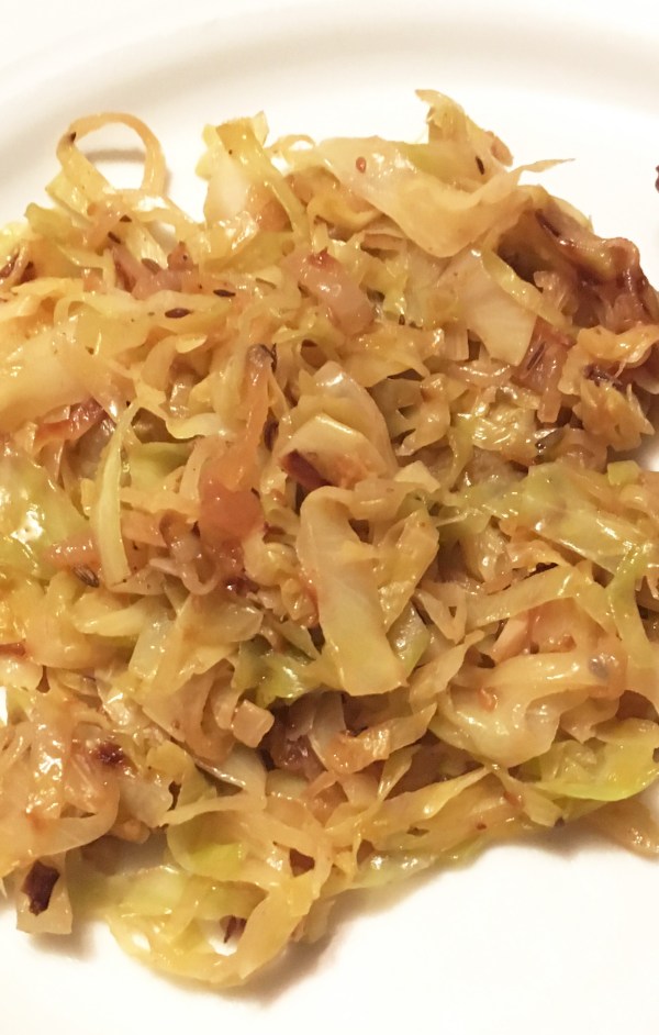 Stir-Fried Cabbage with Fennel Seeds