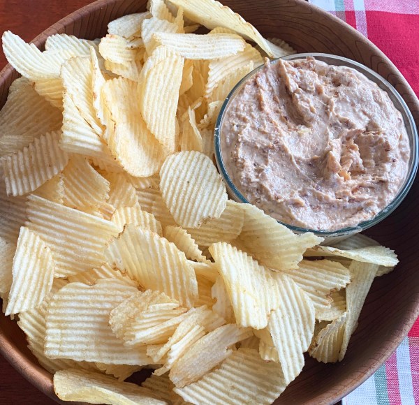 Chips and onion dip